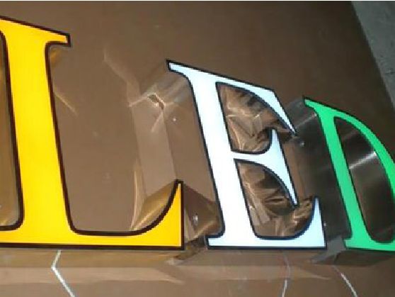 灌阳介绍LED招牌的基础知识。